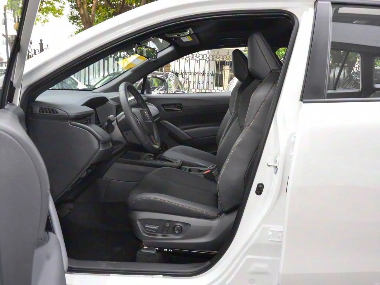 dce_800566-14.jpg
