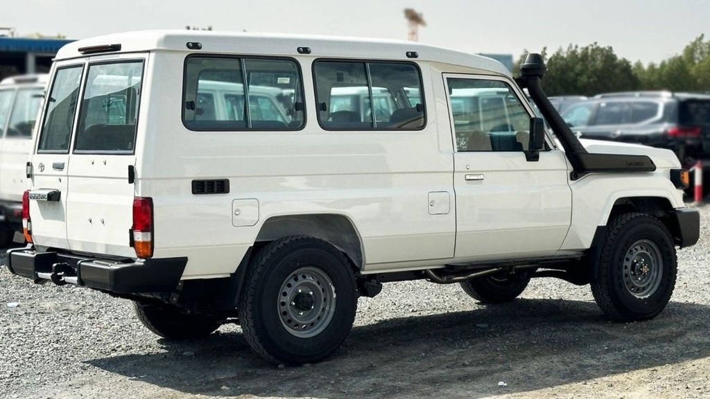 dce_800740-6.jpg