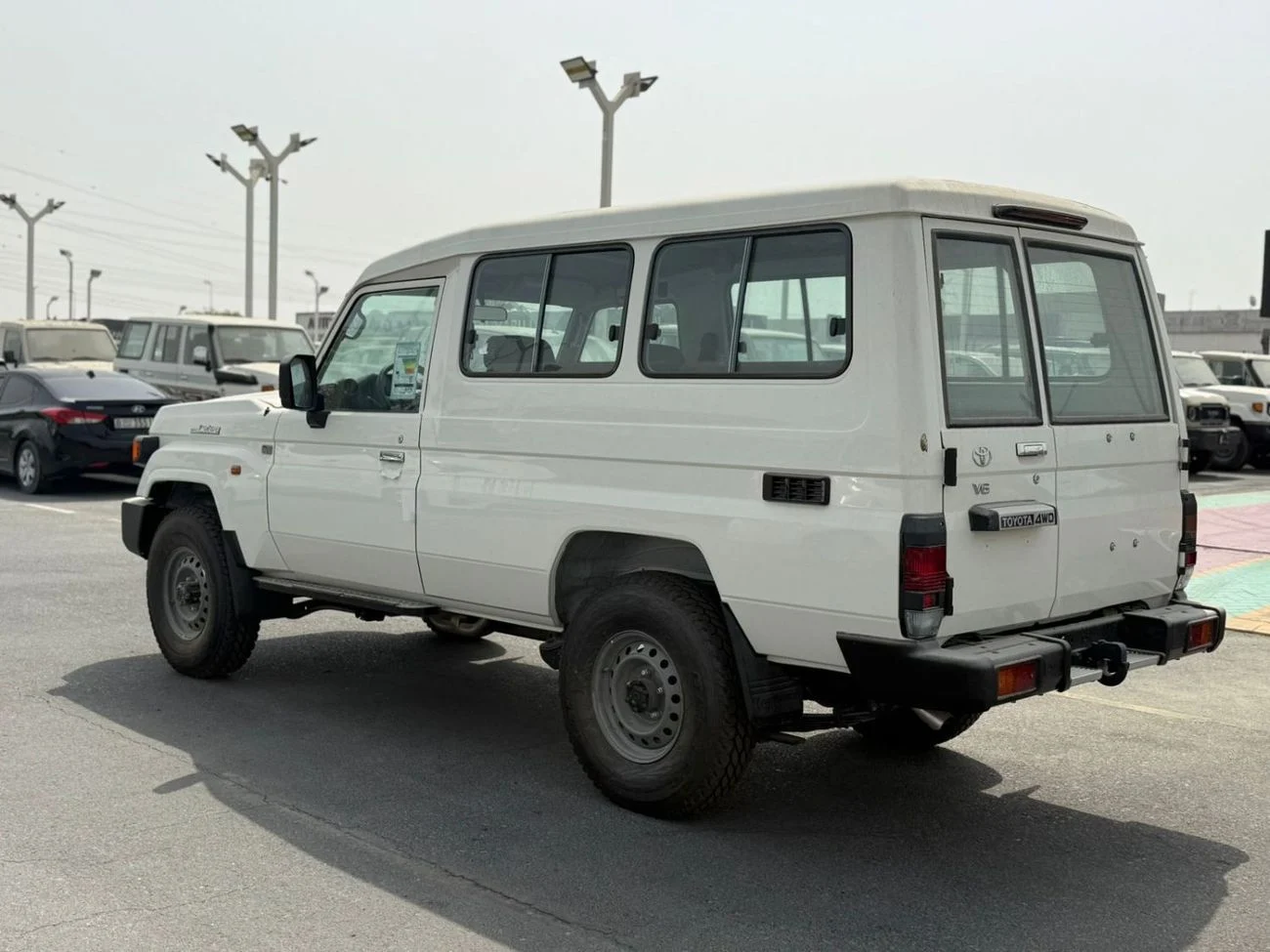 dce_800759-16.jpg