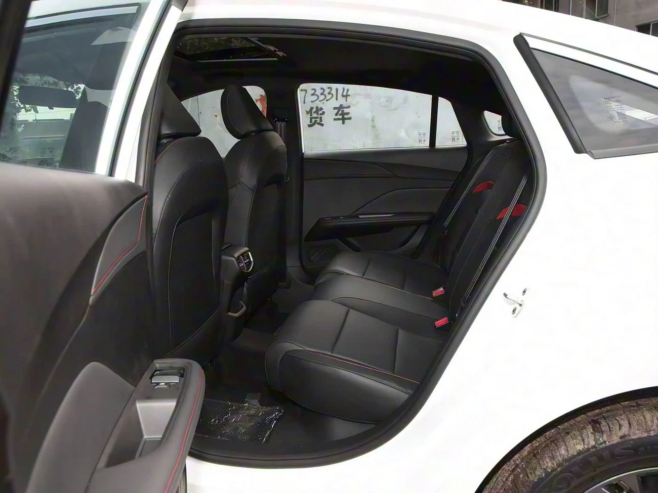 dce_800483-12.jpg
