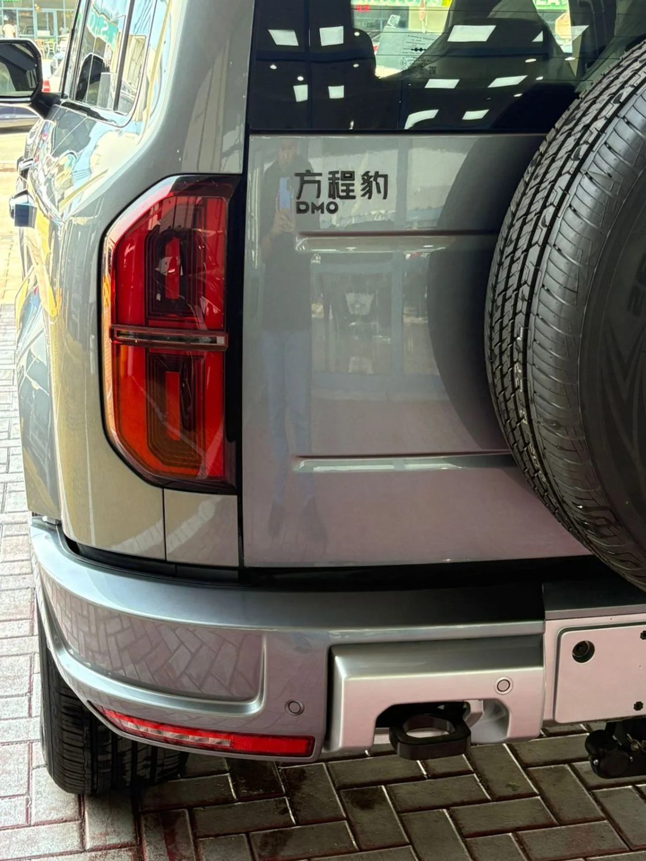 dce_801040-12.jpg