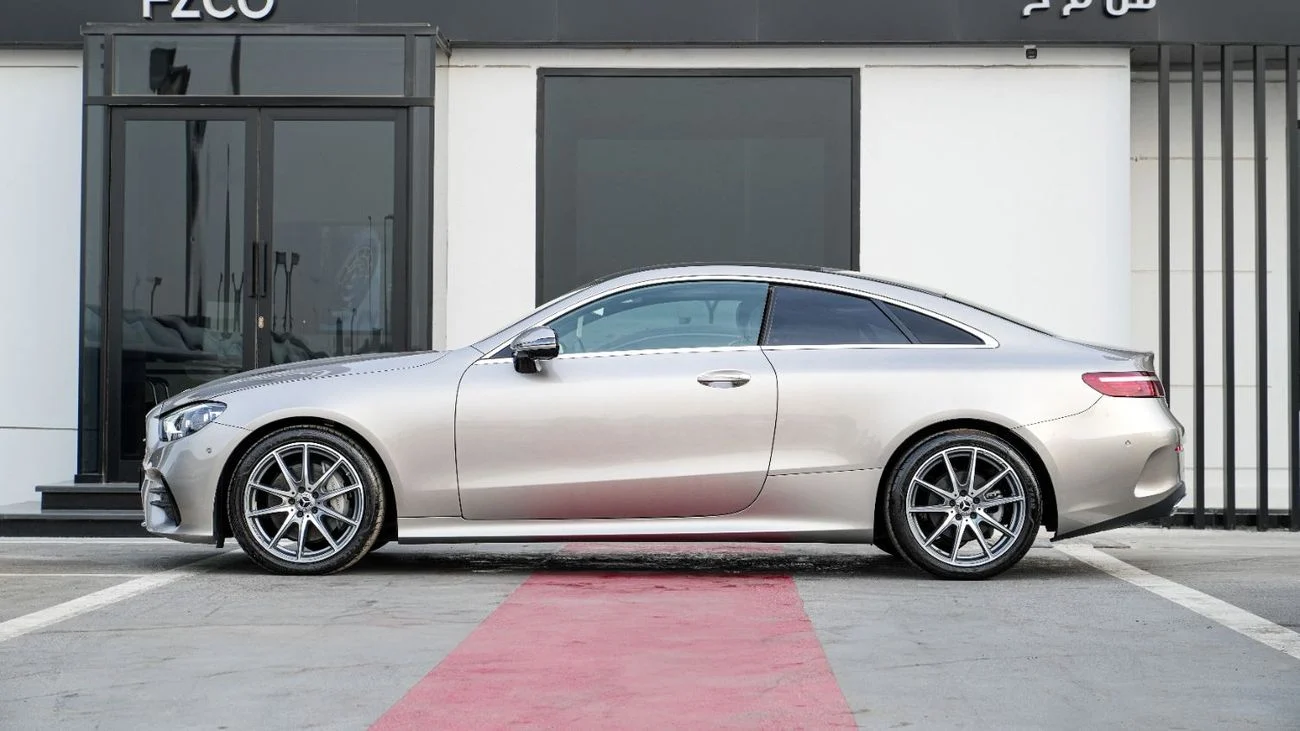2023 Mercedes-Benz E-Class in Gold - 0km, Petrol, Automatic, 4 engine - Buy in Dubai
