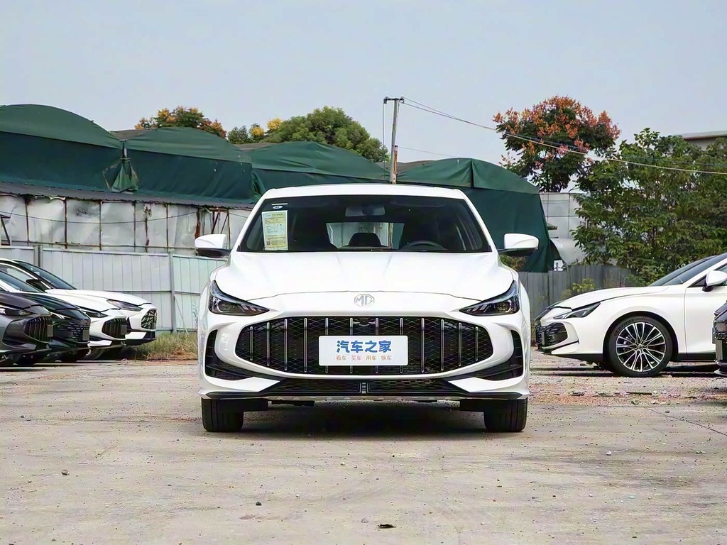 [DCE-800483] 2025 MG MG5 in White, 0km, Automatic Transmission, 4 Engine - Buy in Dubai