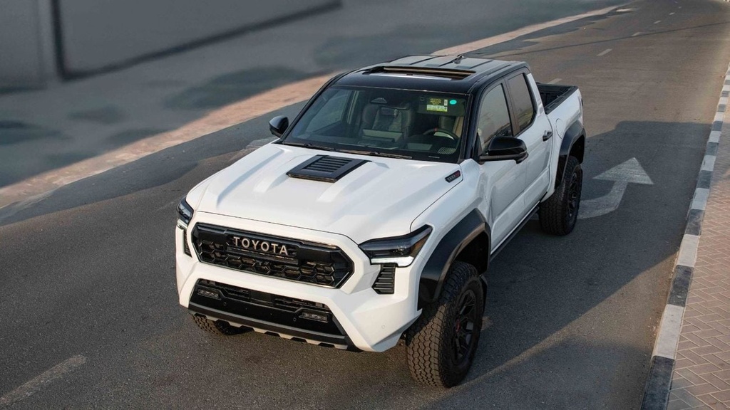 [DCE-800499] Toyota Tacoma 2025 Hybrid Automatic in White | Buy in Dubai