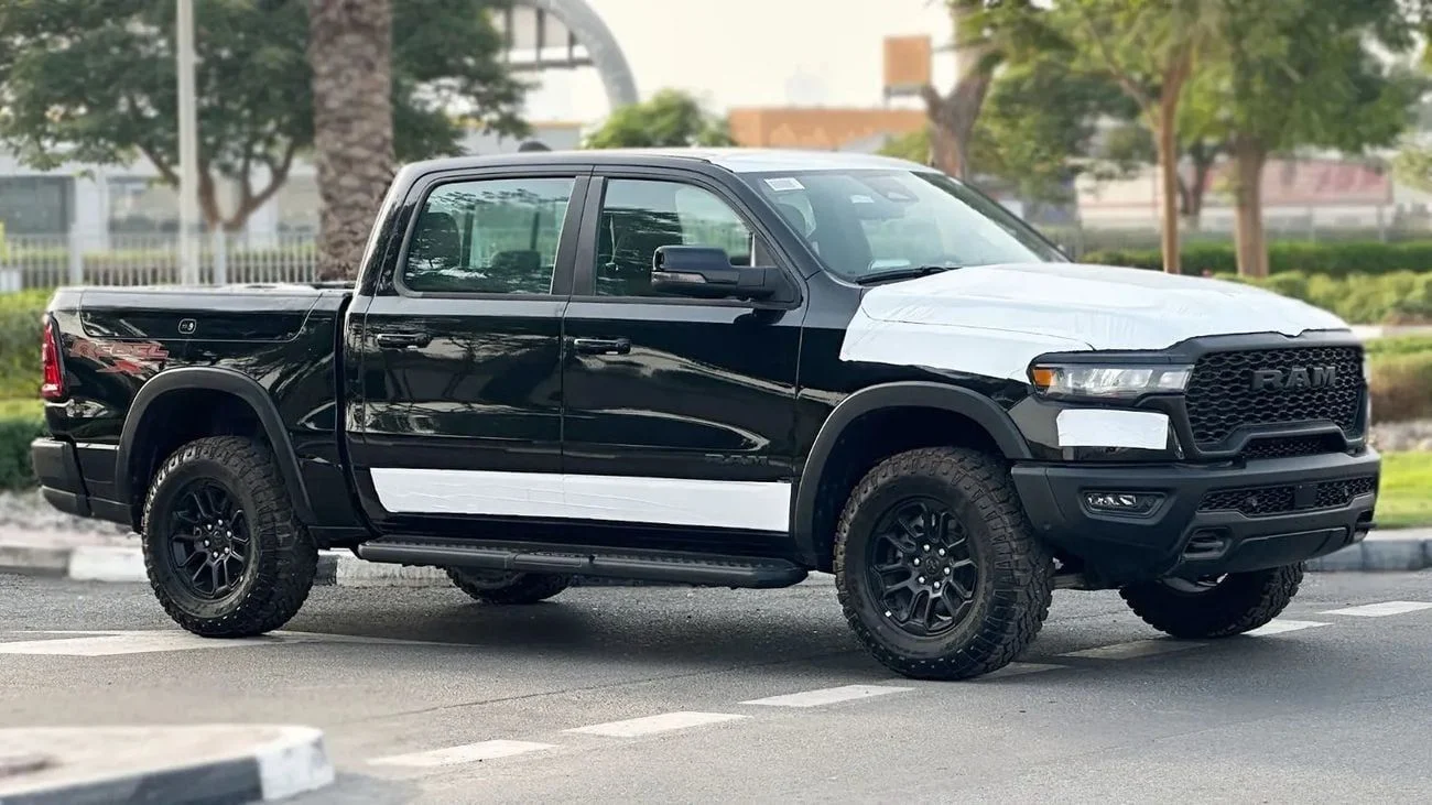 [DCE-800508] RAM 1500 2025 Black in Dubai - 0km, Petrol, Automatic, 6 Engine