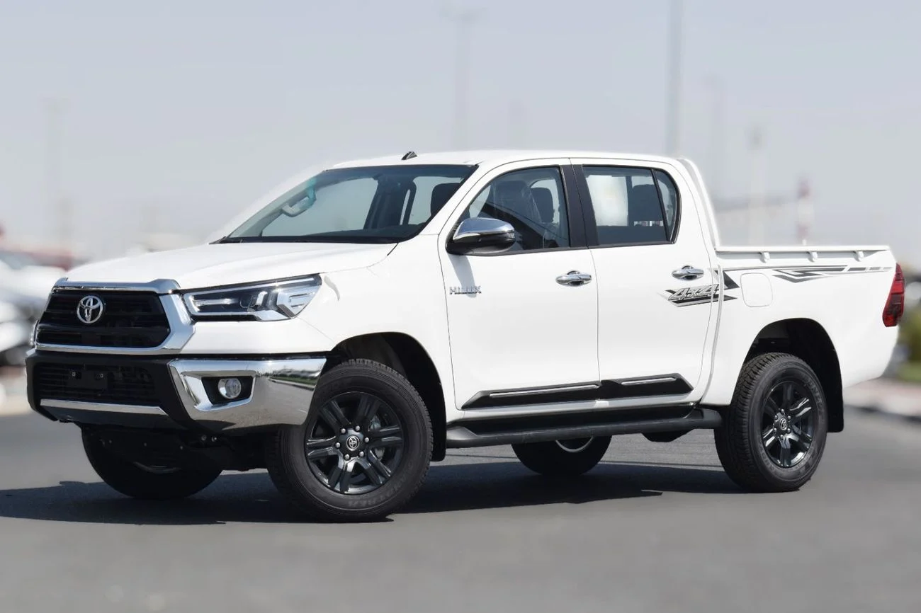 [DCE-800528] Toyota Hilux 2025 White Manual 4 Engine Petrol - Buy in Dubai