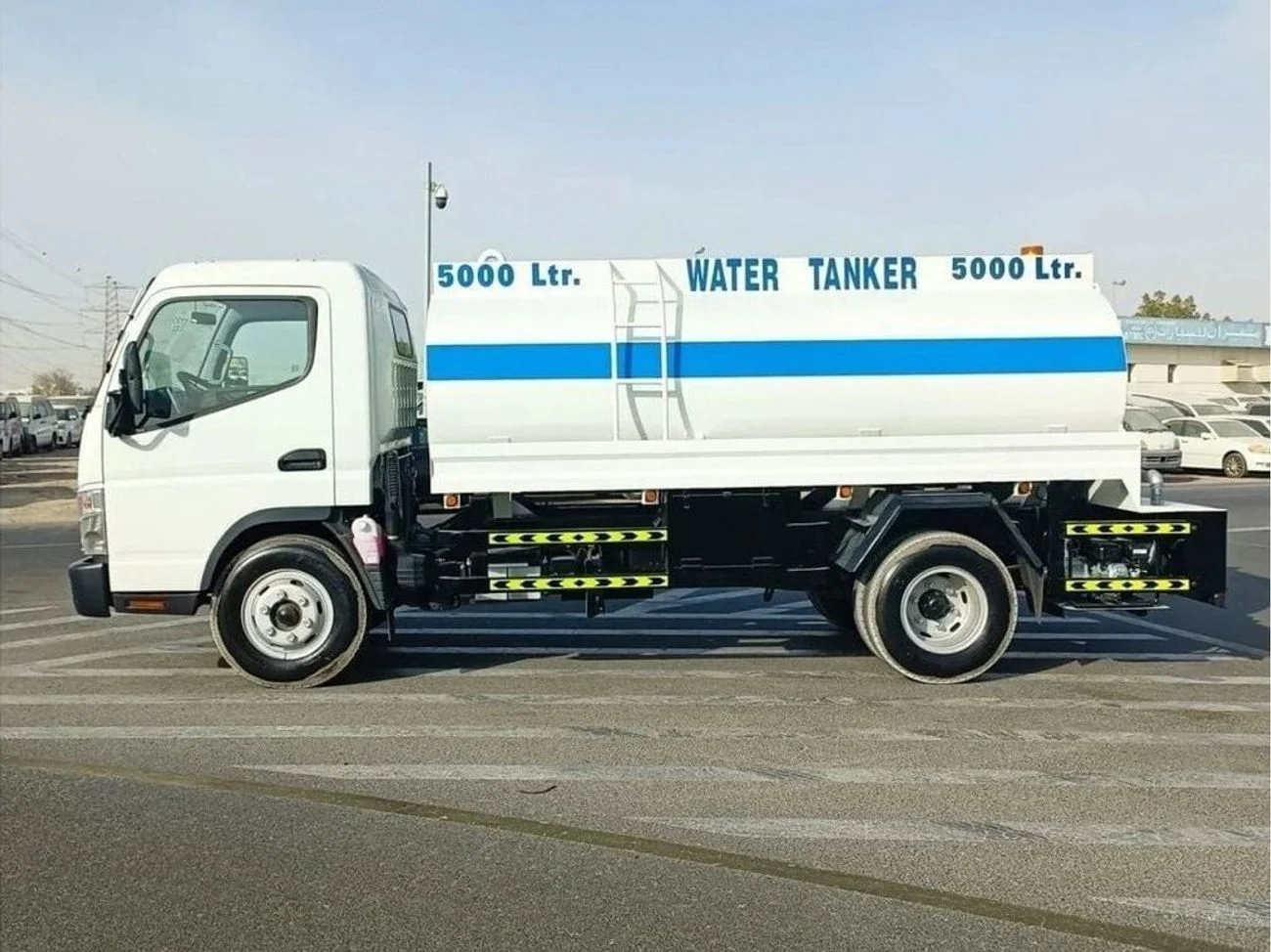 [DCE-800529] 2024 Mitsubishi Fuso Canter in Dubai - 0km, Diesel, Manual, White