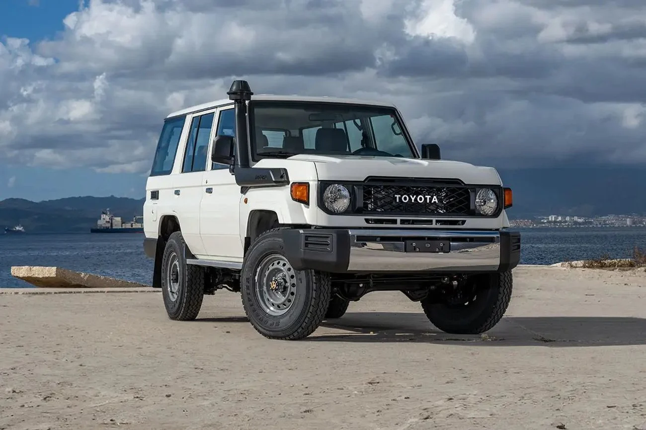 Toyota Land Cruiser 2025 Diesel Automatic White in Dubai