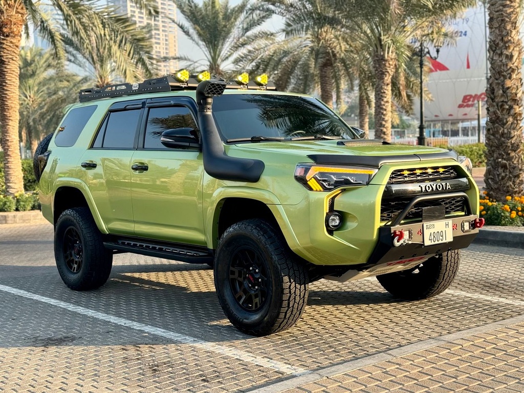 2023 Toyota 4Runner in Green | Low Mileage, Petrol, Automatic | Dubai