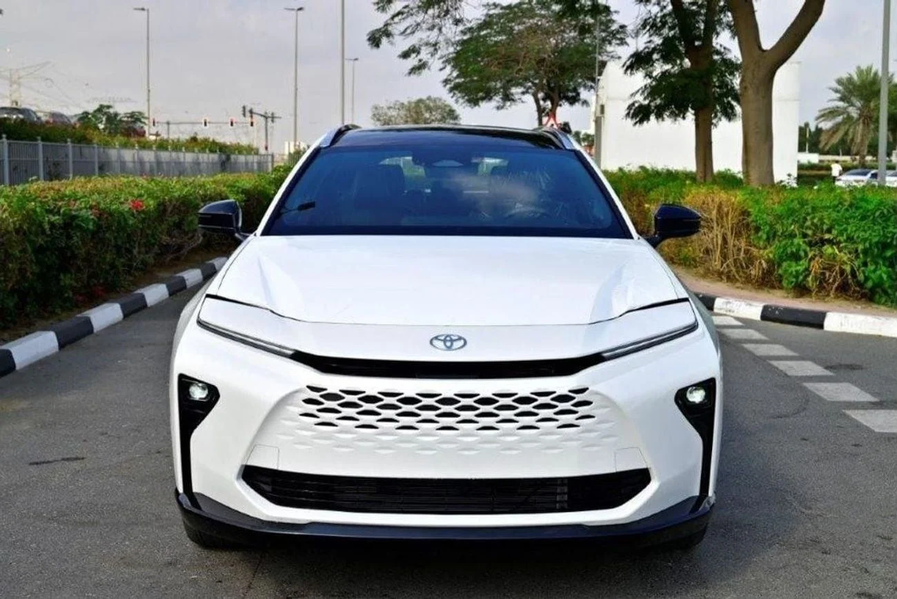 [DCE-800592] Toyota Crown 2025 Hybrid Automatic White in Dubai - New Model with 4 Engine