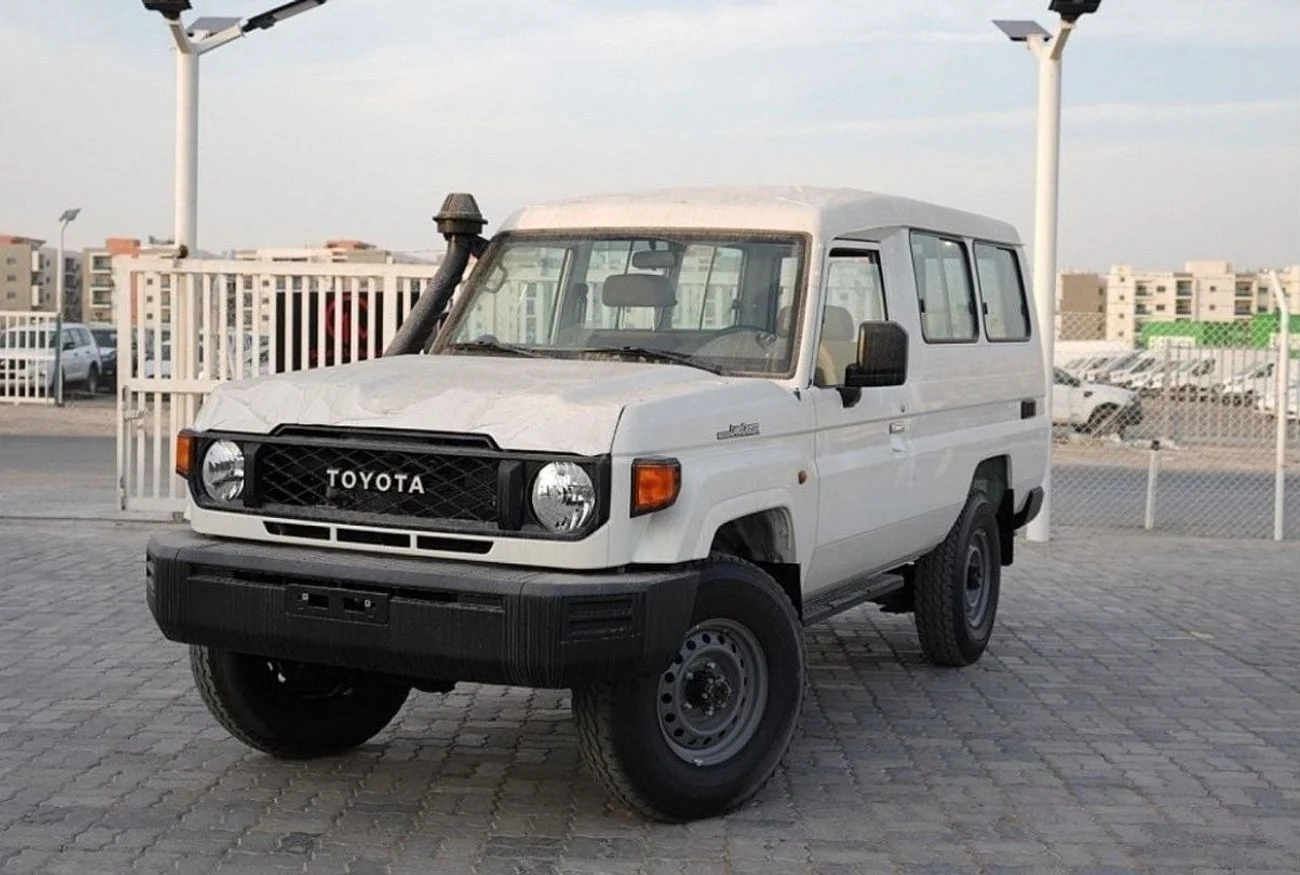 Toyota Land Cruiser 2025 Diesel Manual 8 Engine White in Dubai