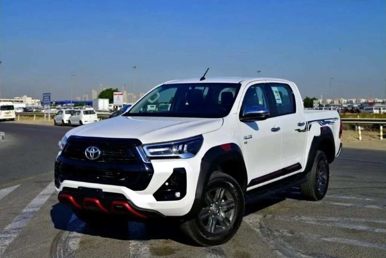 Toyota Hilux 2025 - Brand New Petrol Automatic with 6 Engine in Dubai