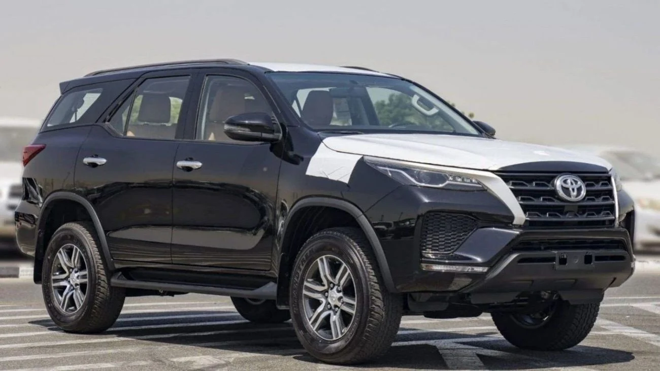 Toyota 4Runner 2025 Black in Dubai - Brand New, Petrol, Automatic Transmission, 4 Engine