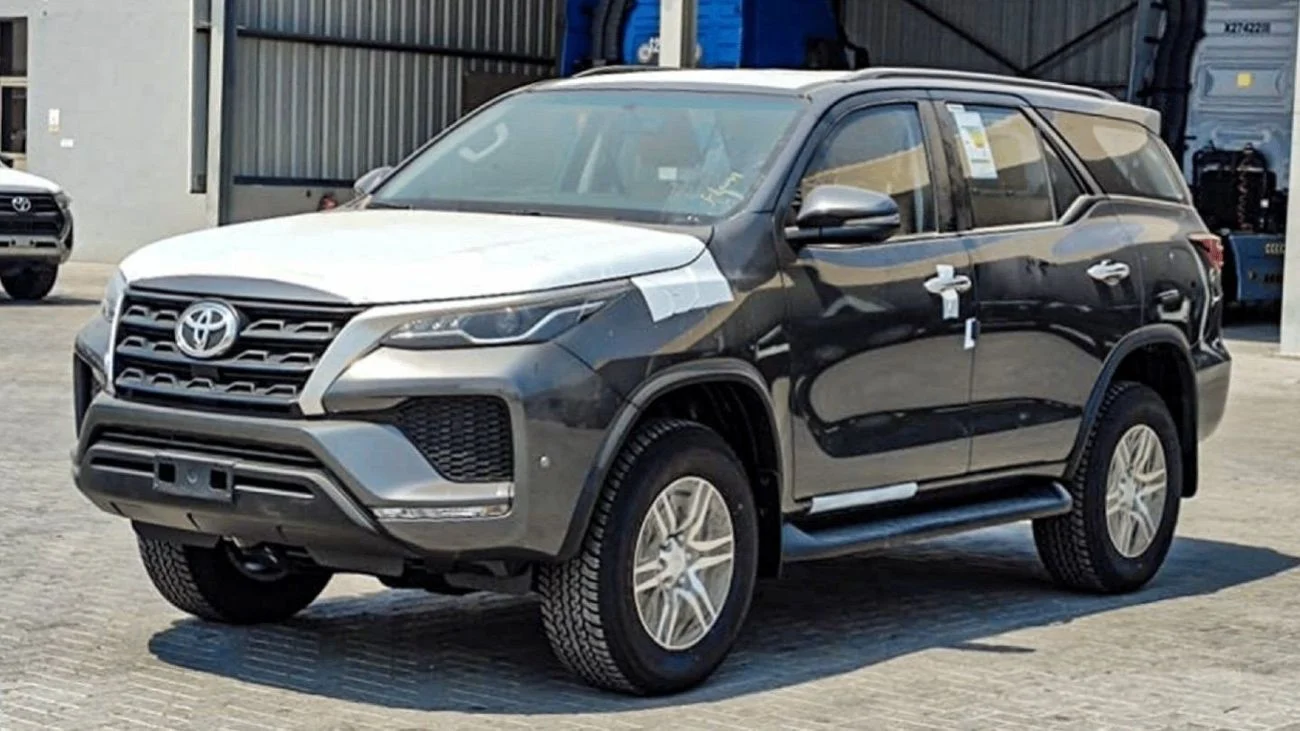 2024 Toyota 4Runner Silver in Dubai - Brand New Petrol Automatic SUV