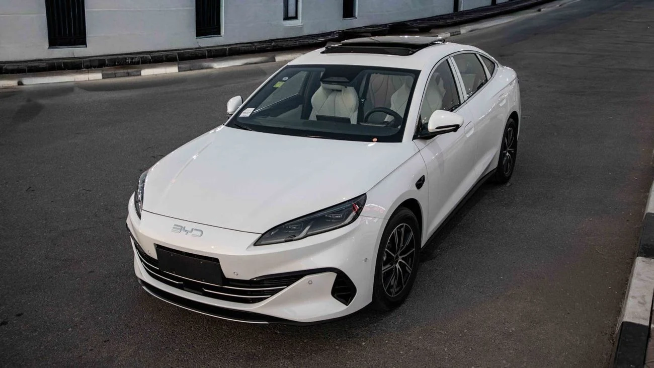 [DCE-800704] BYD e6 2025 Hybrid Automatic Electric Car in White - Buy in Dubai