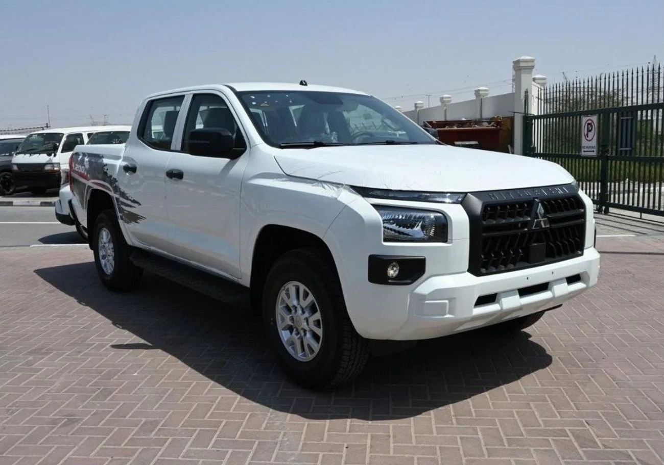 2025 Mitsubishi Triton 0km White Petrol Manual 4 Engine - Buy in Dubai