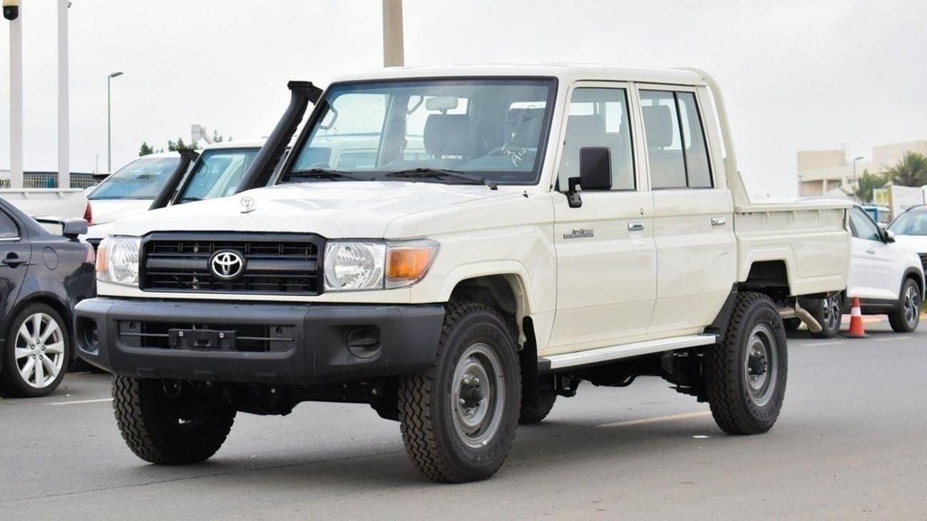 Toyota Land Cruiser 2022 Diesel Manual 6 Engine White in Dubai