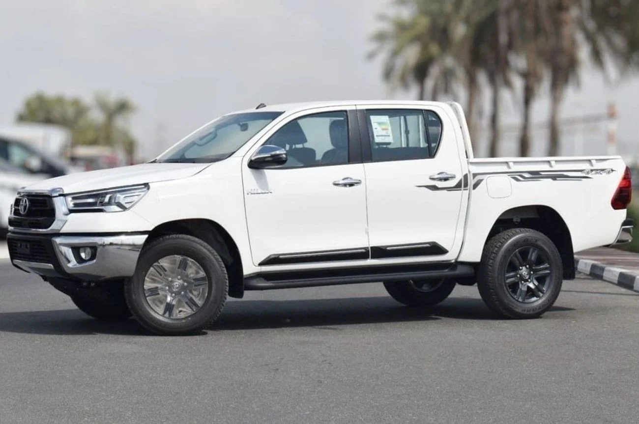Toyota Hilux 2025 White Petrol Automatic 4 Engine - Buy in Dubai
