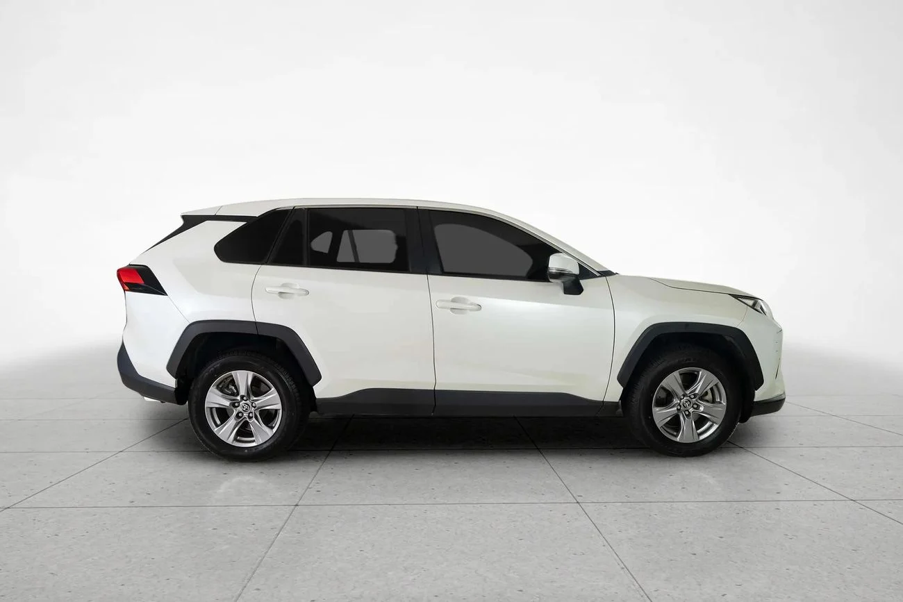 Toyota RAV4 2022 in Dubai - Low Mileage White SUV, Automatic Transmission