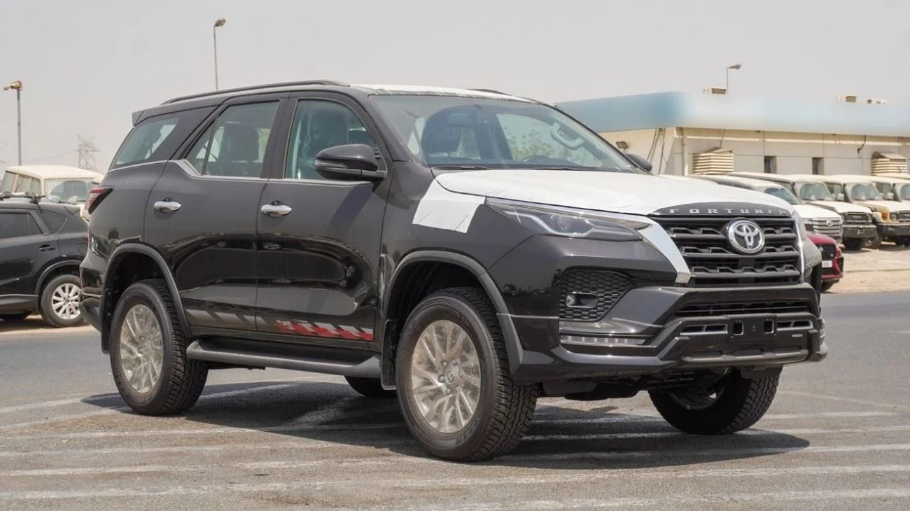 Toyota 4Runner 2025 Black 0km Petrol Automatic 6 Engine - Buy in Dubai