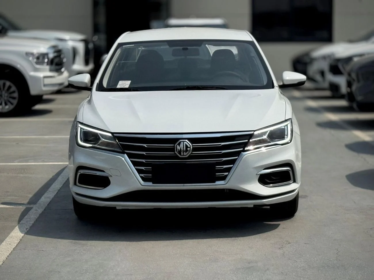 [DCE-800852] 2025 MG MG5 for Sale in Dubai - 0km, Petrol, Manual, 4 Engine, White Color