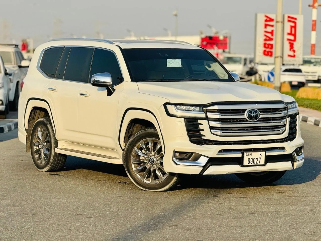 Toyota Land Cruiser 2022 in Dubai - Low Mileage, Petrol, Automatic Transmission
