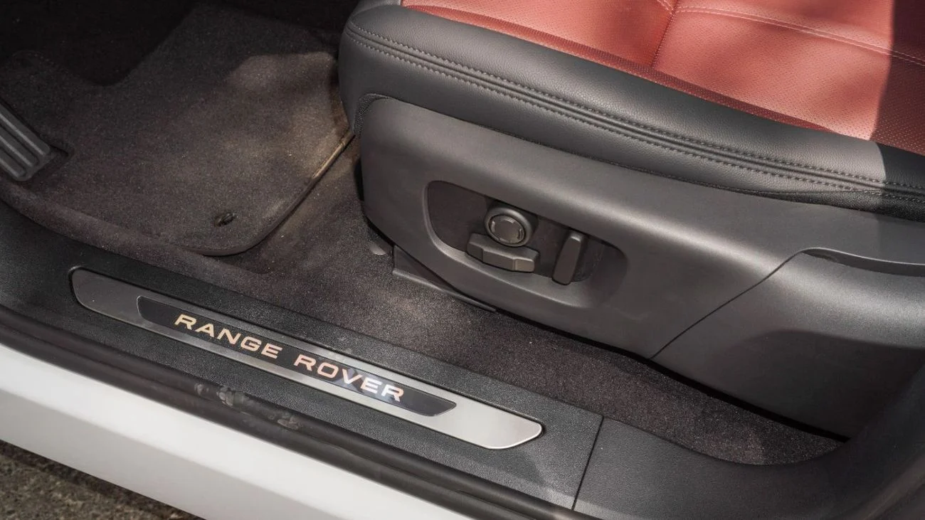 2025 Land Rover Range Rover Evoque in White, Automatic Transmission, for sale in Dubai