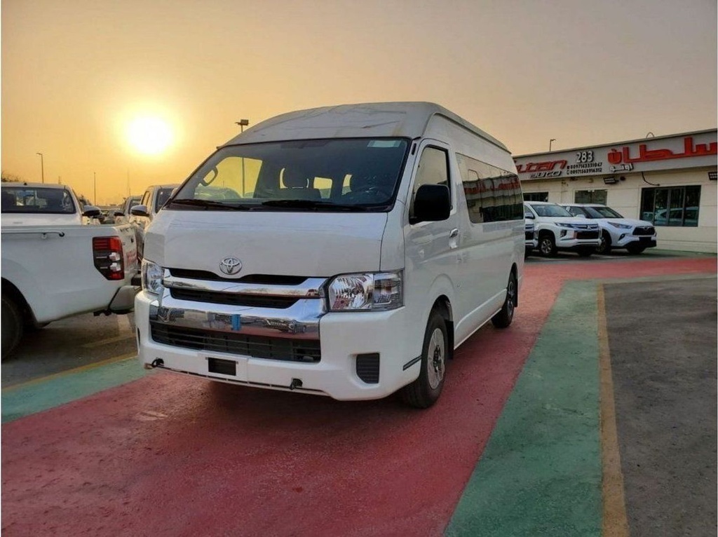 Toyota Sienna 2025 Diesel Manual White 4 Engine Dubai