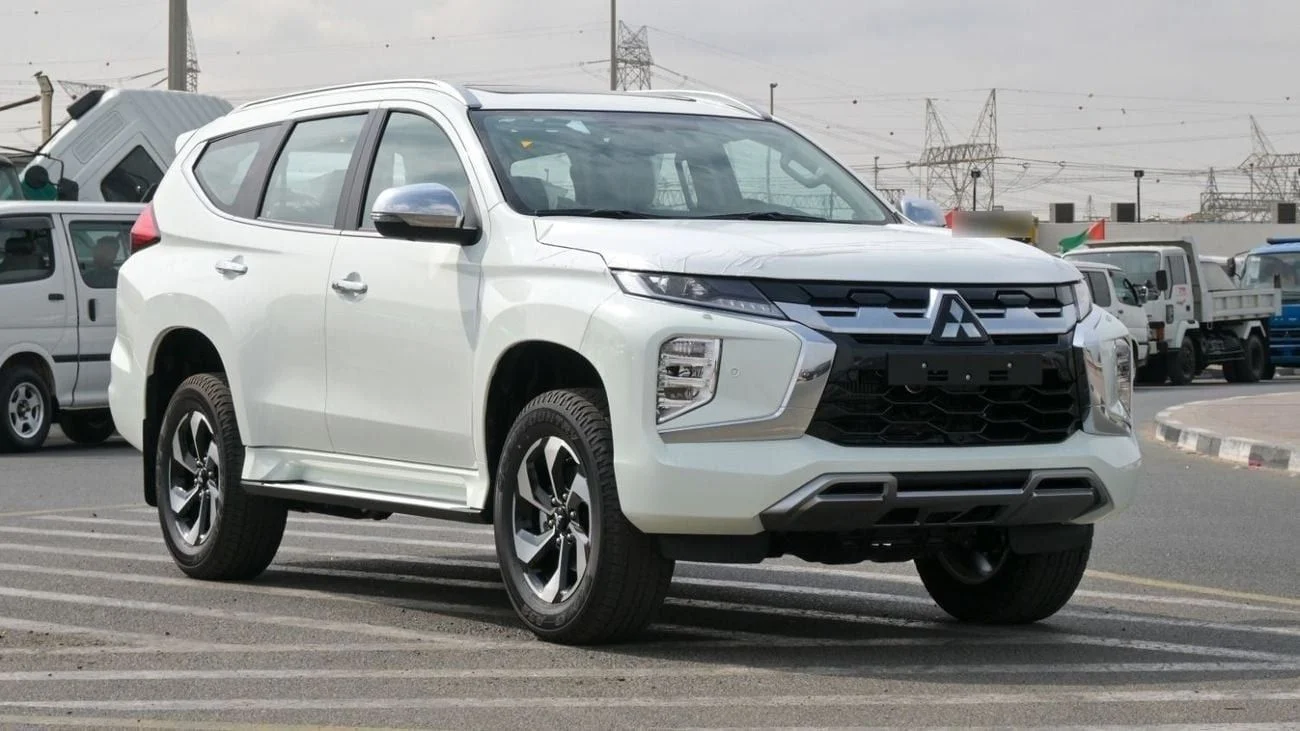 2025 Mitsubishi Montero 0km White in Dubai - Automatic, Petrol Engine