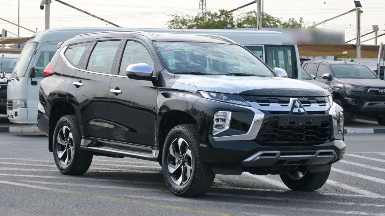 2025 Mitsubishi Montero - 0km, Petrol, Automatic, 6 Engine - Black in Dubai
