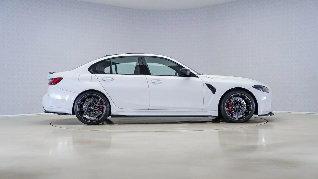 2025 BMW 3 Series in White - Low Mileage, Automatic Transmission, Powerful 6 Engine