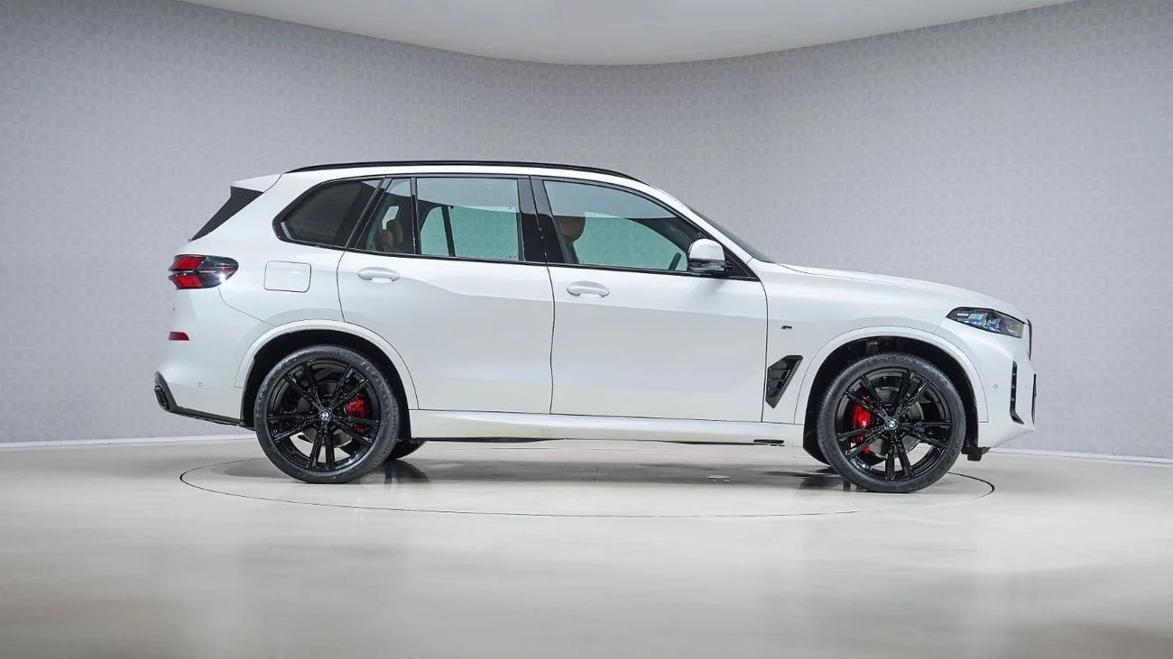 2025 BMW X5 - 17km, Petrol, Automatic, 6 engine - White - Buy in Dubai