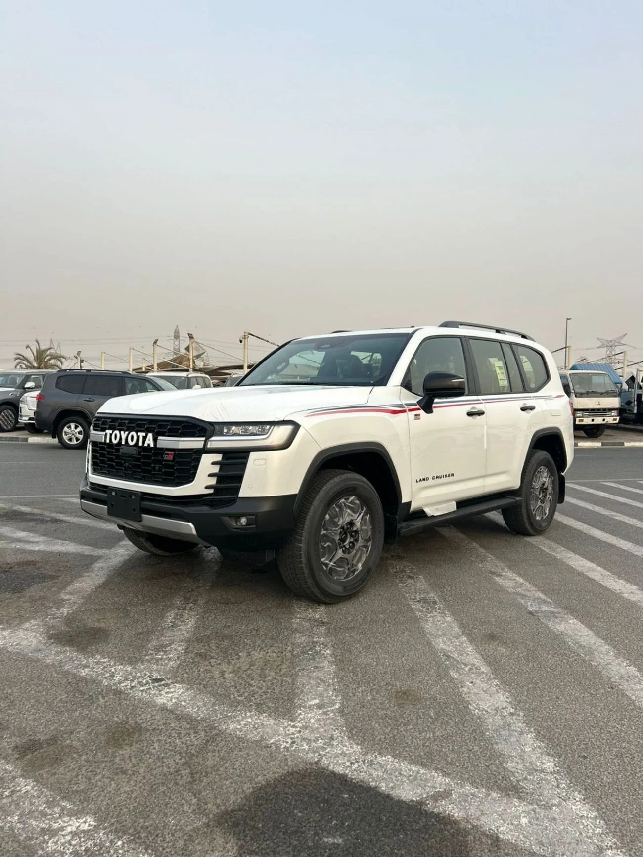 [DCE-800440] 2025 Toyota Land Cruiser White, 0km, Petrol, Automatic, 6 engine - Buy in Dubai