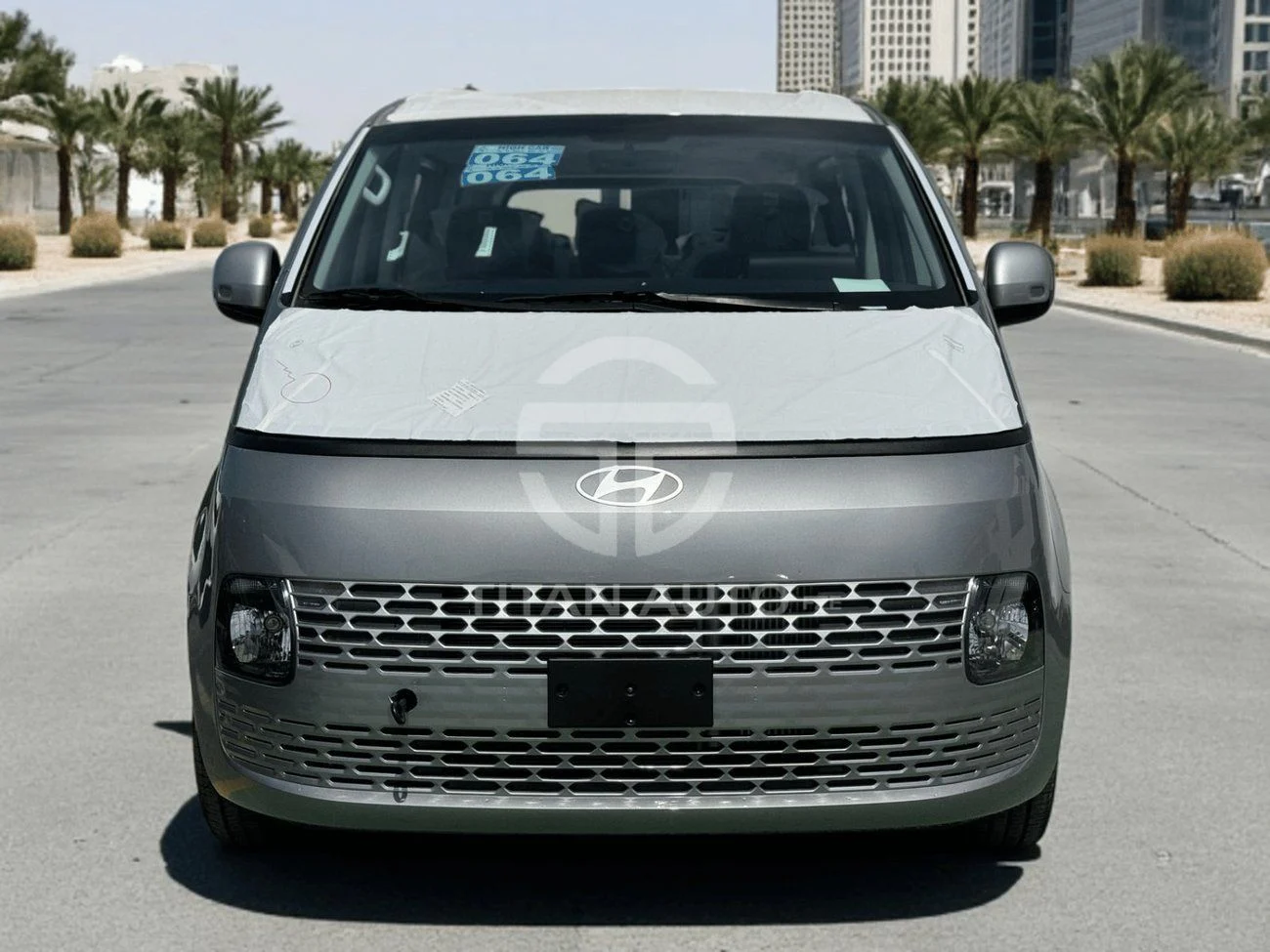 Hyundai Staria 2025 Silver Diesel Manual 4 Engine - Buy in Dubai