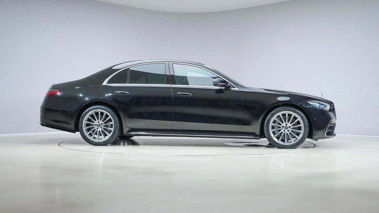 2022 Mercedes-Benz S-Class in Dubai - Low Mileage, Luxurious Black Sedan