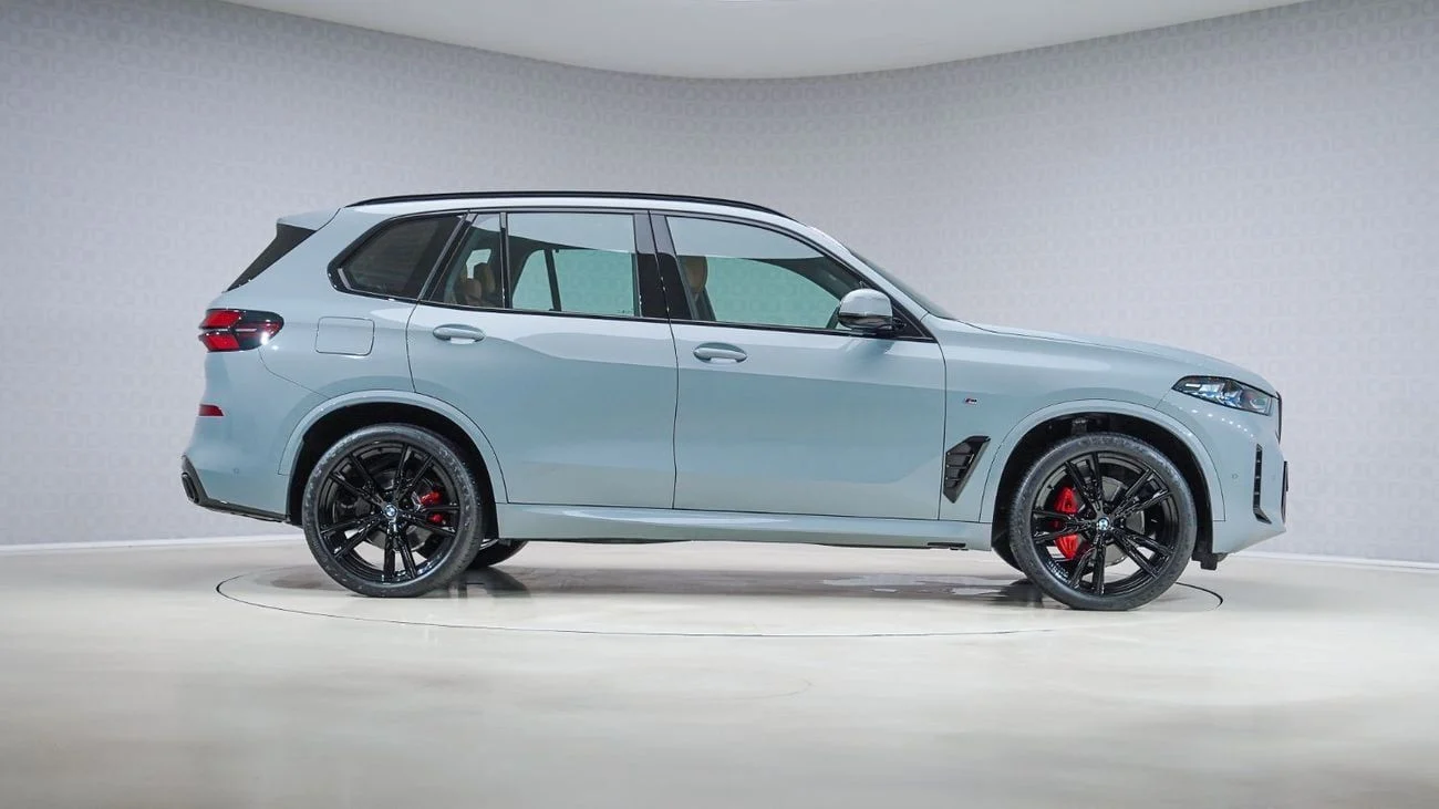2025 BMW X5 in Dubai - Low Mileage, Petrol, Automatic Transmission, 6 Engine