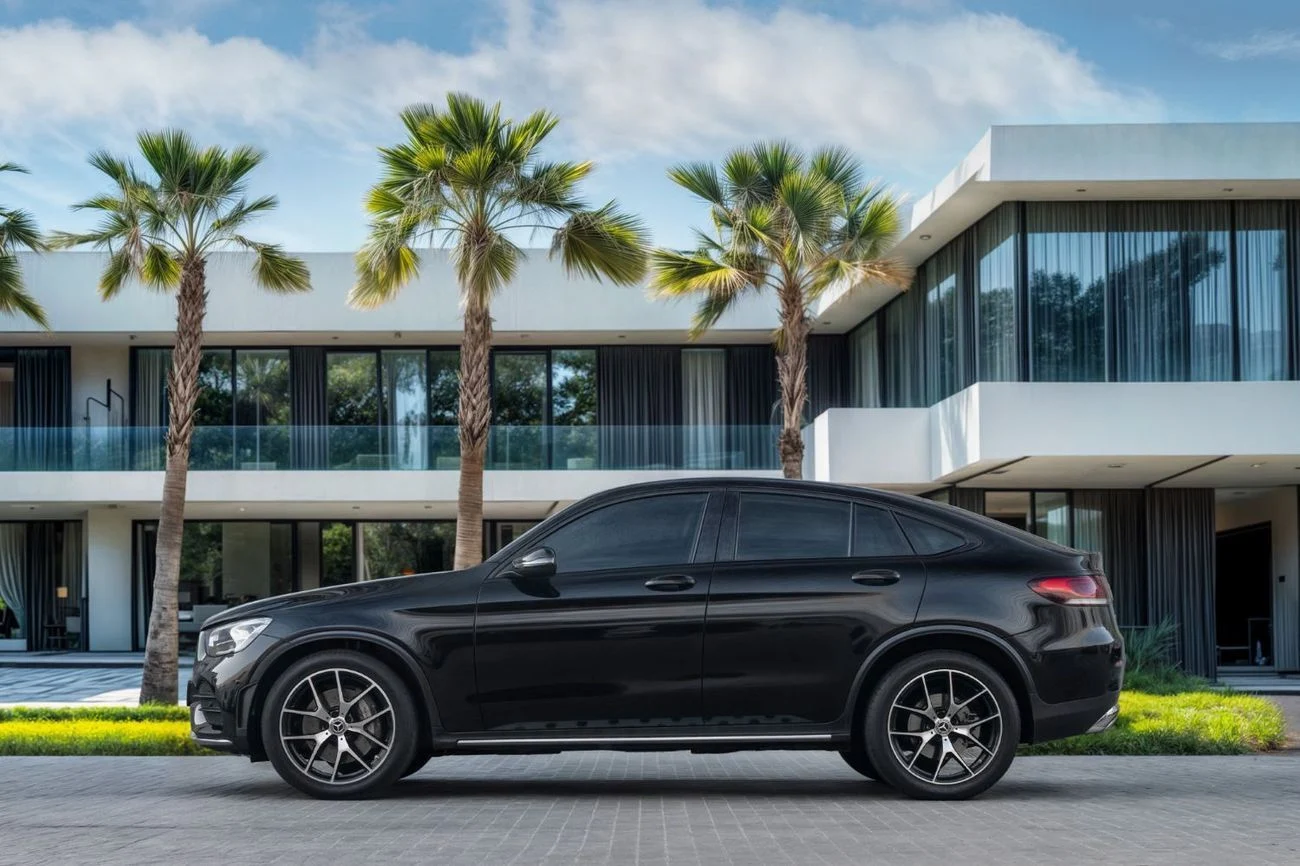 Mercedes-Benz GLC 2022 in Dubai - Low Mileage, Automatic Transmission, Black Color
