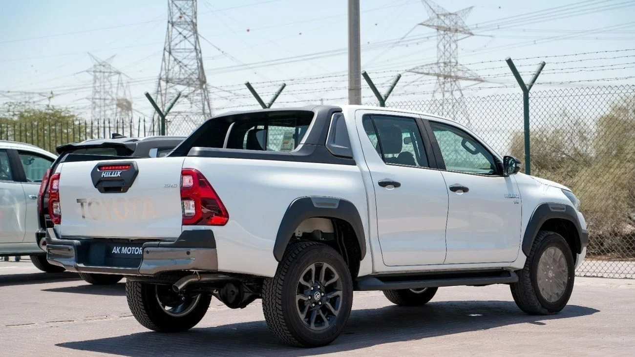 [DCE-800470] Toyota Hilux 2025 White Petrol Automatic 6 Engine - Buy in Dubai