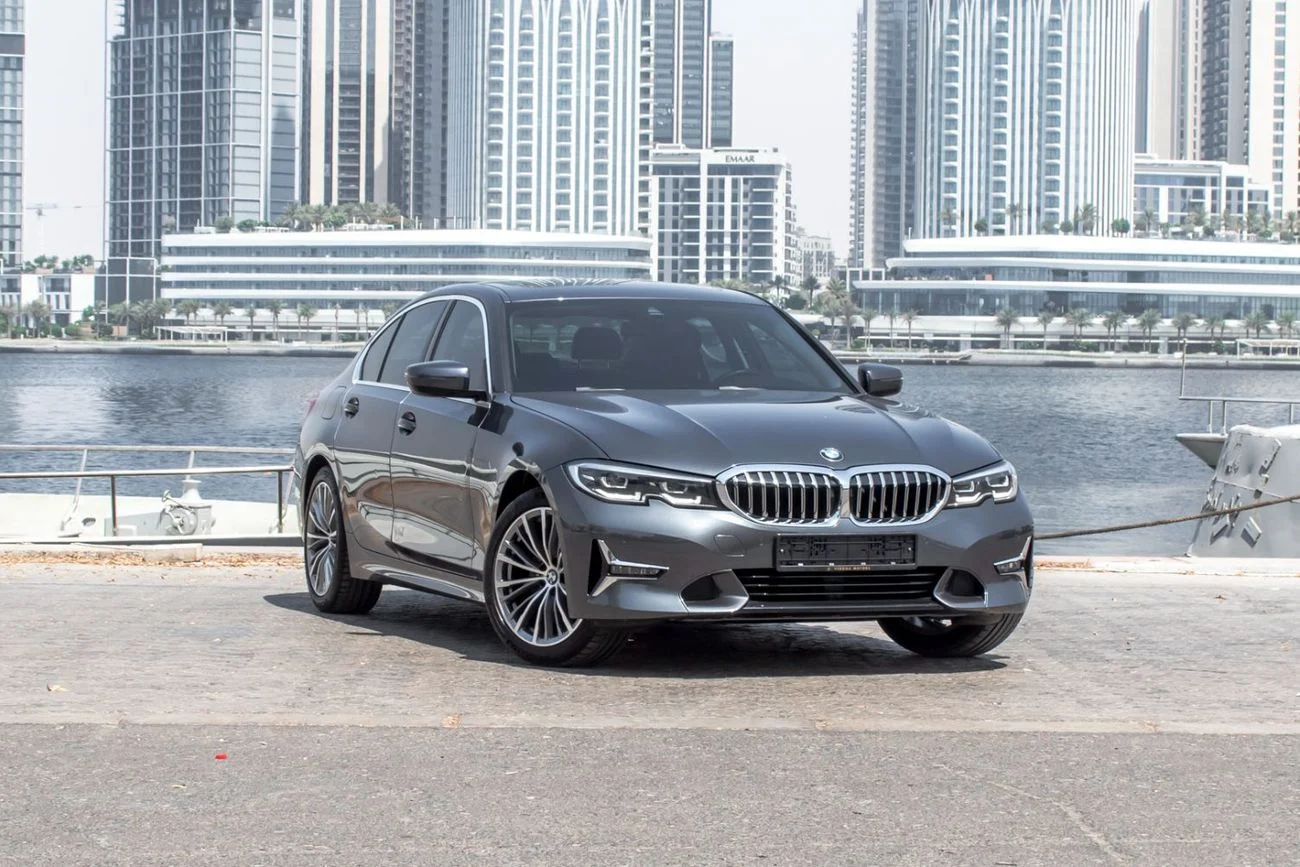[DCE-800472] BMW 3 Series 2021 in Dubai - Low Mileage, Automatic Transmission, Grey Color